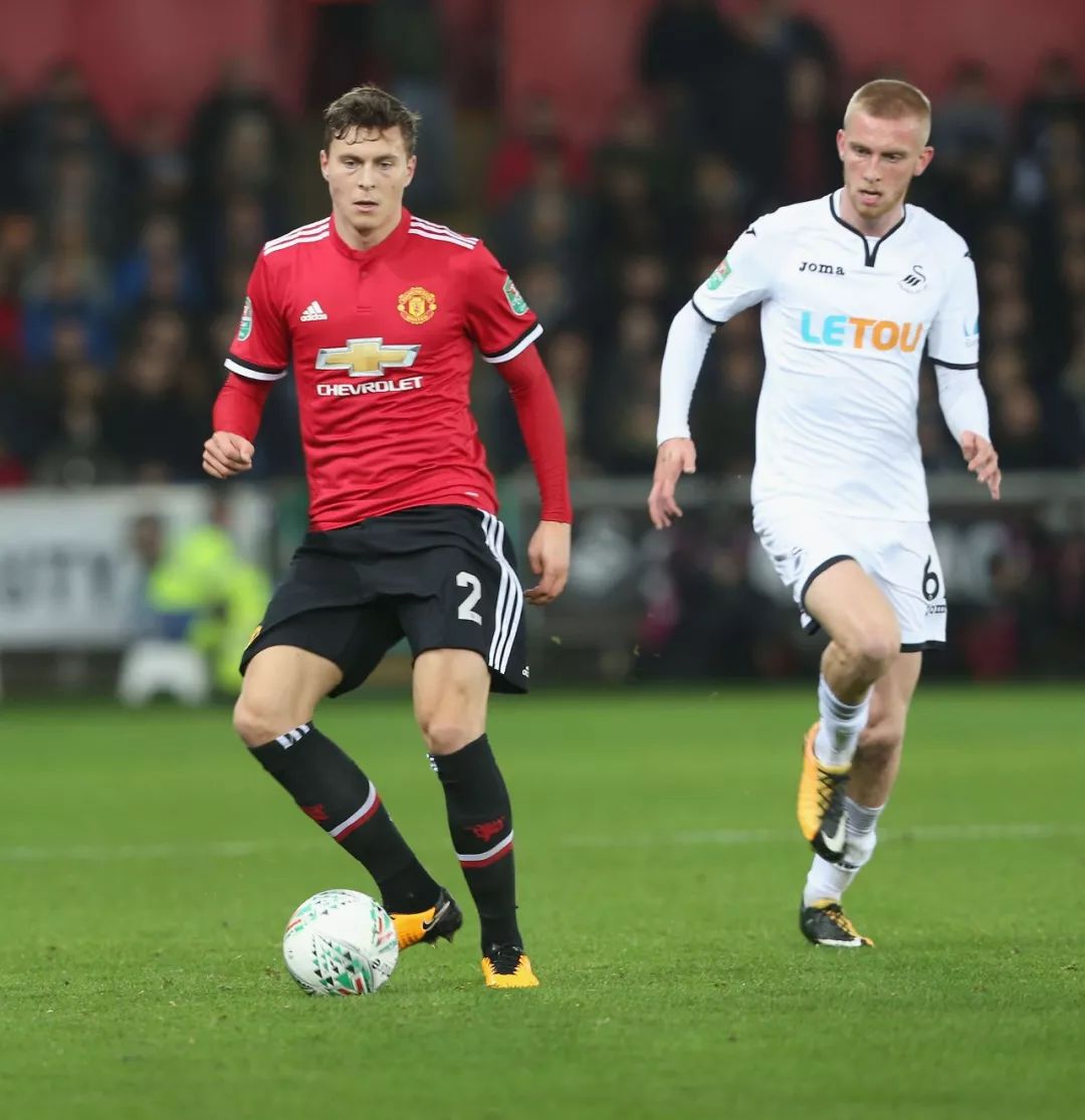 防守阵容更 防守阵容更